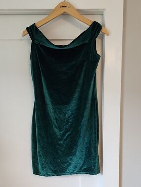 Urban Outfitters Emerald Green Velvet Midi Dress